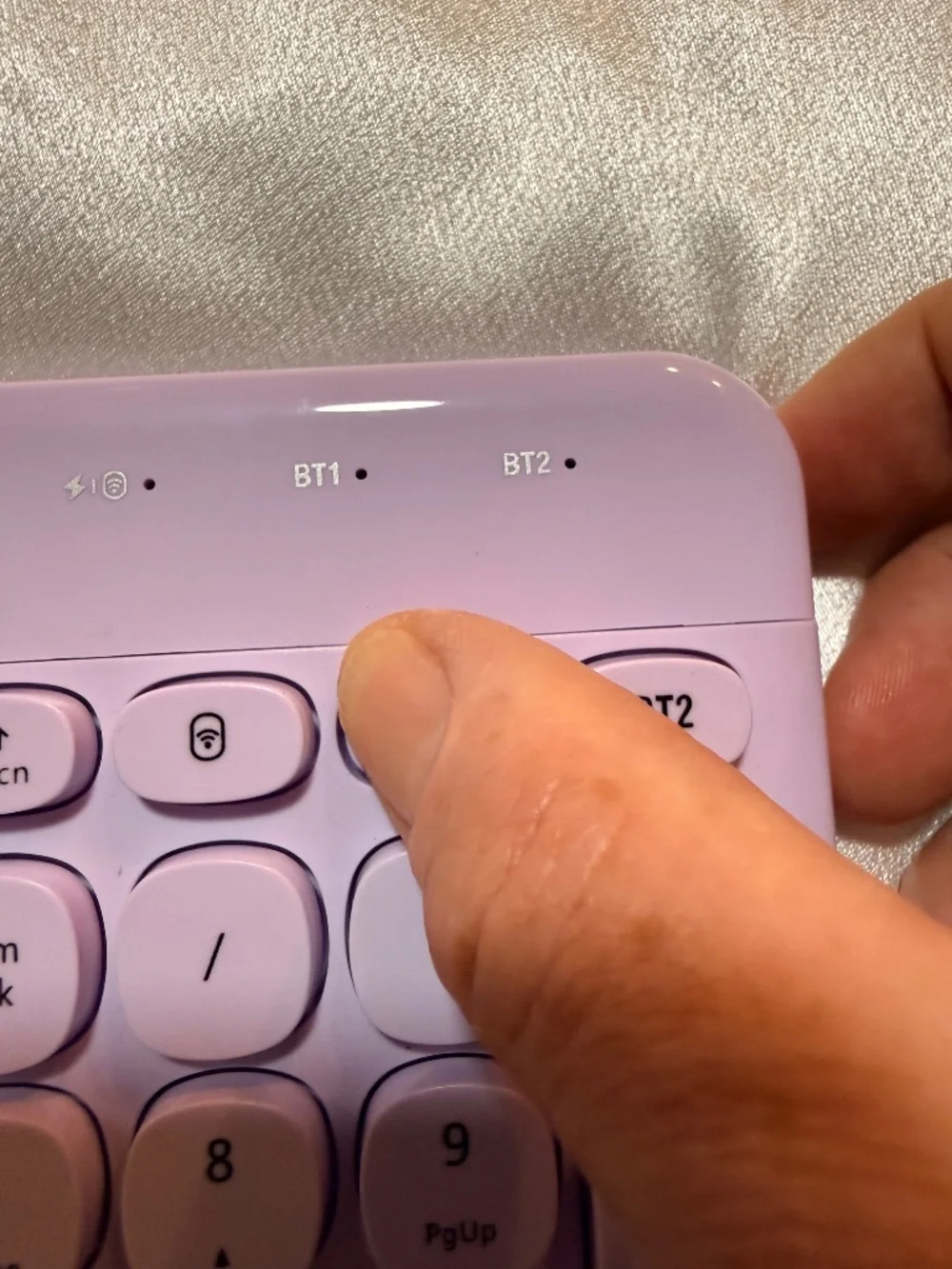 BT21 Cooky Shooky Multi Pairing Wireless Bluetooth Keyboard Purple Korean Englis